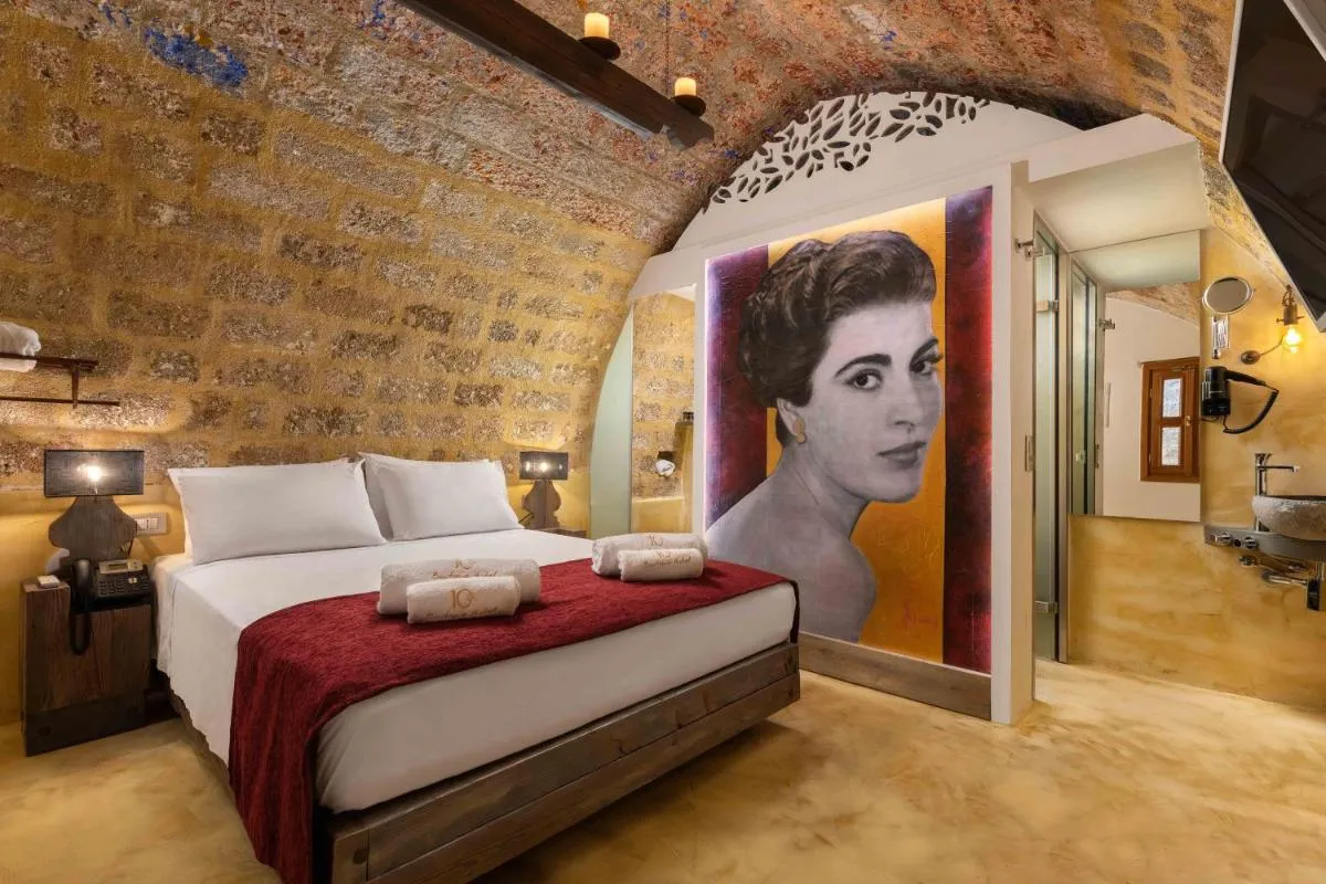 Image 2 of 10GR Boutique Hotel & Wine Bar