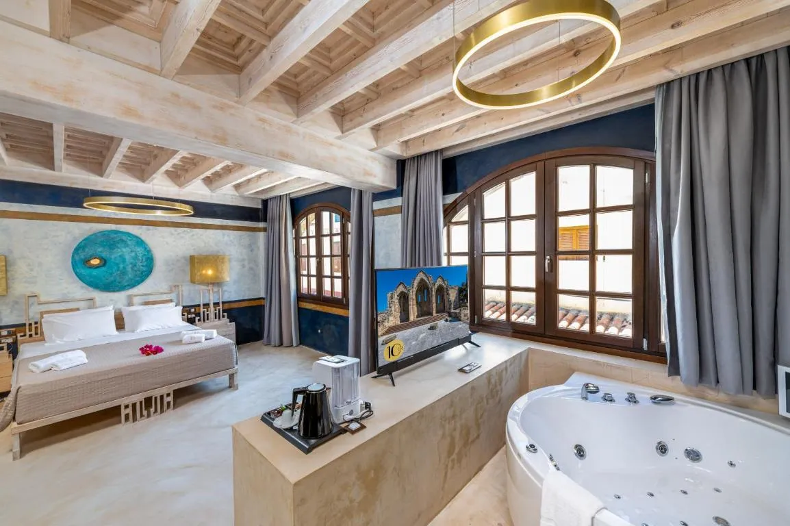 Image of 10GR Boutique Hotel & Wine Bar