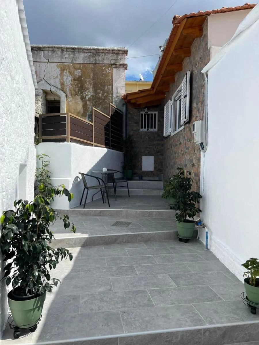 Image 6 of Alleyhouse 83