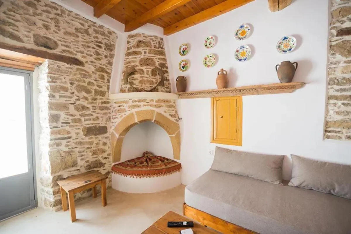 Image 2 of Amarantos-Traditional Village House-Apollona