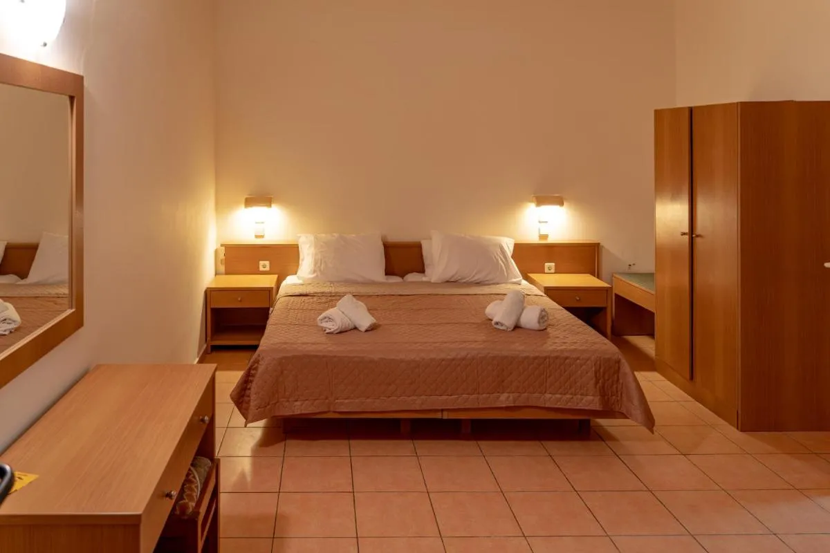 Image 1 of Angela Studios Pefkos