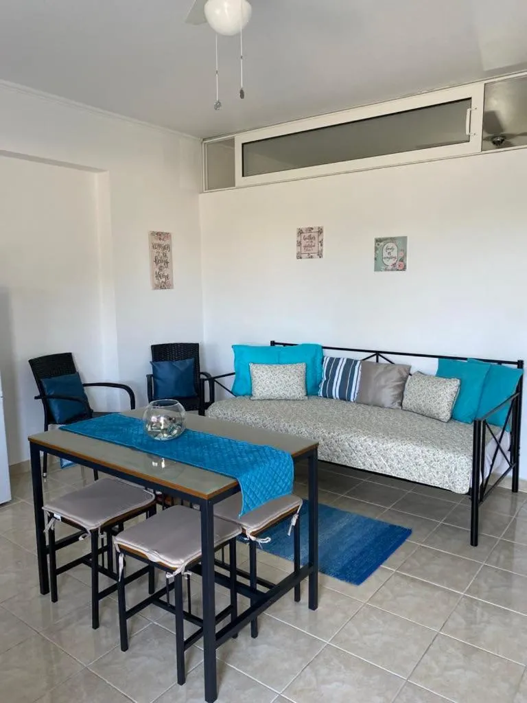 Image 3 of Artemisia Apartment