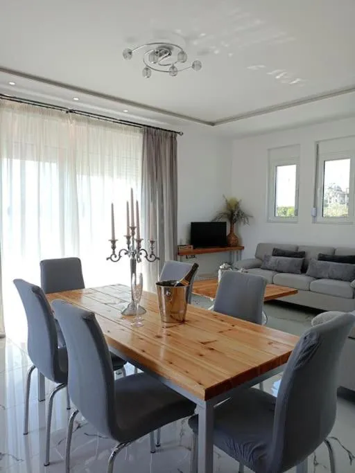 Image 3 of Blue Sky Villa