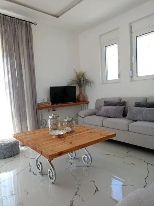Image 4 of Blue Sky Villa