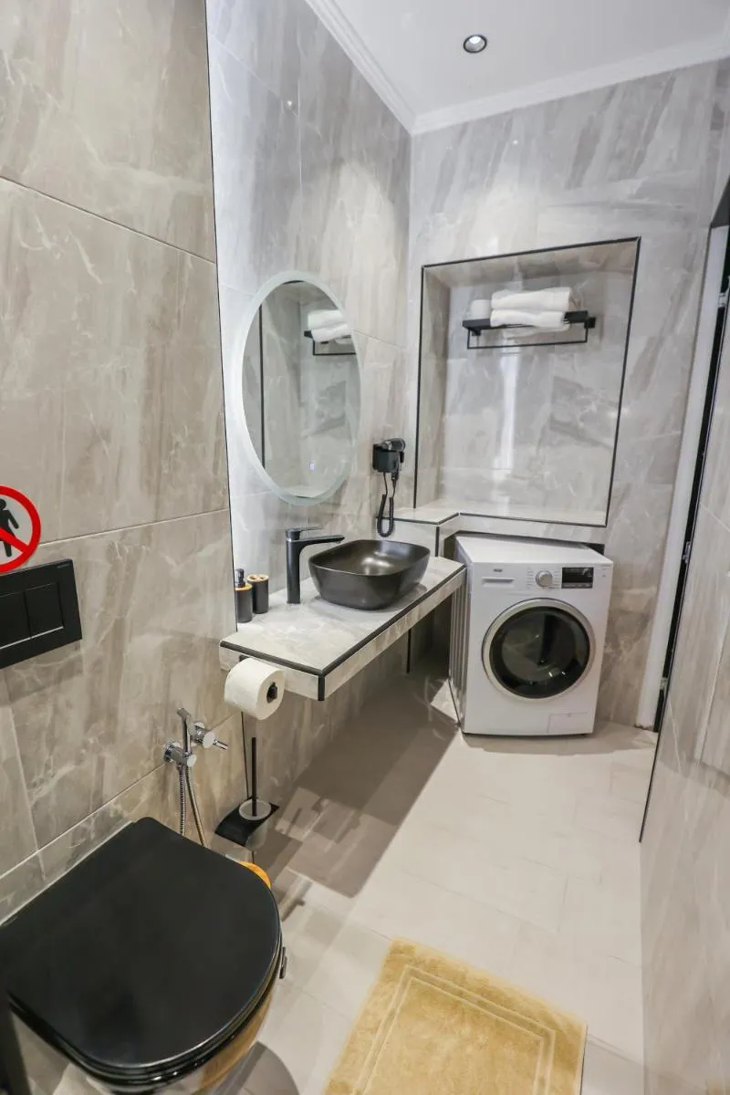 Image 3 of City Compass Luxury Suites