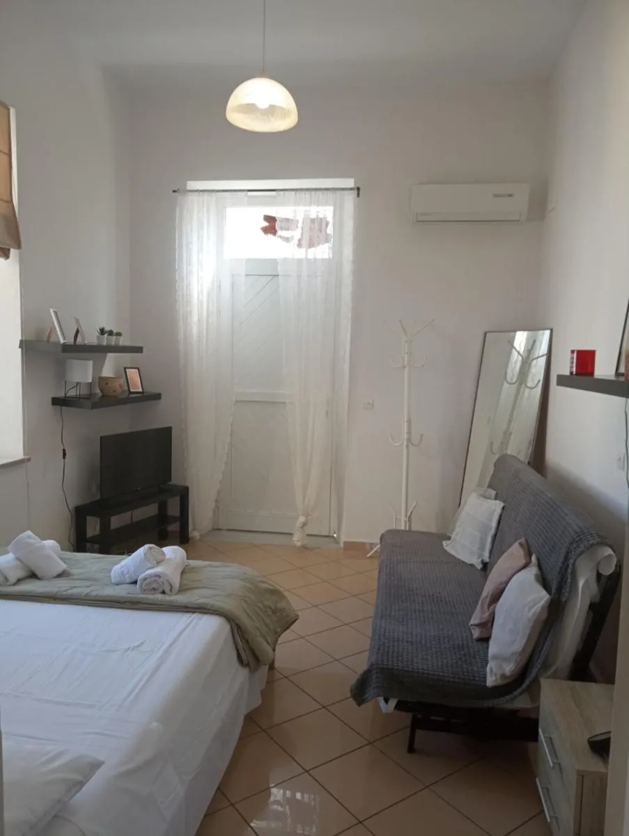 Image 1 of Cozy Rhodes Central