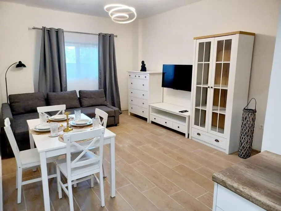 Image 4 of Cozy Rhodian Home