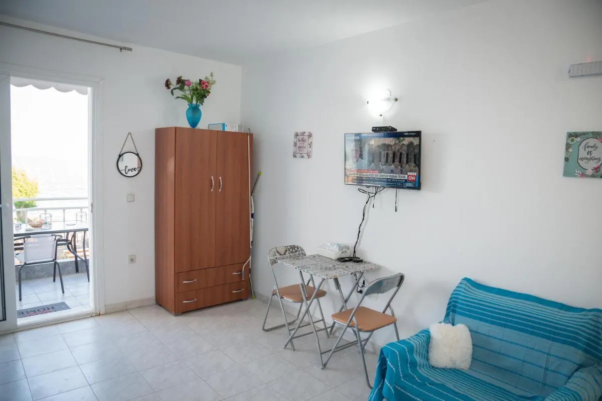 Image 4 of Daisy’s room