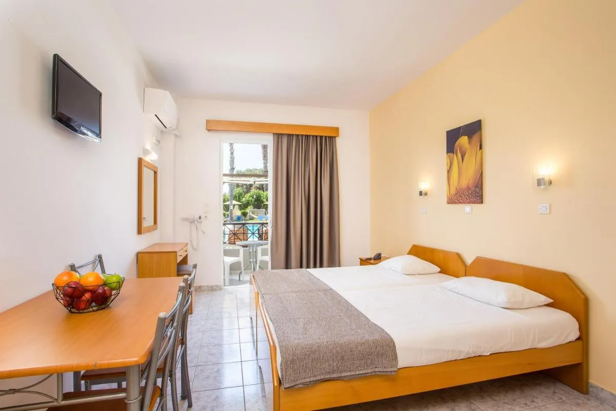 Image 1 of Dias Studios & Suites