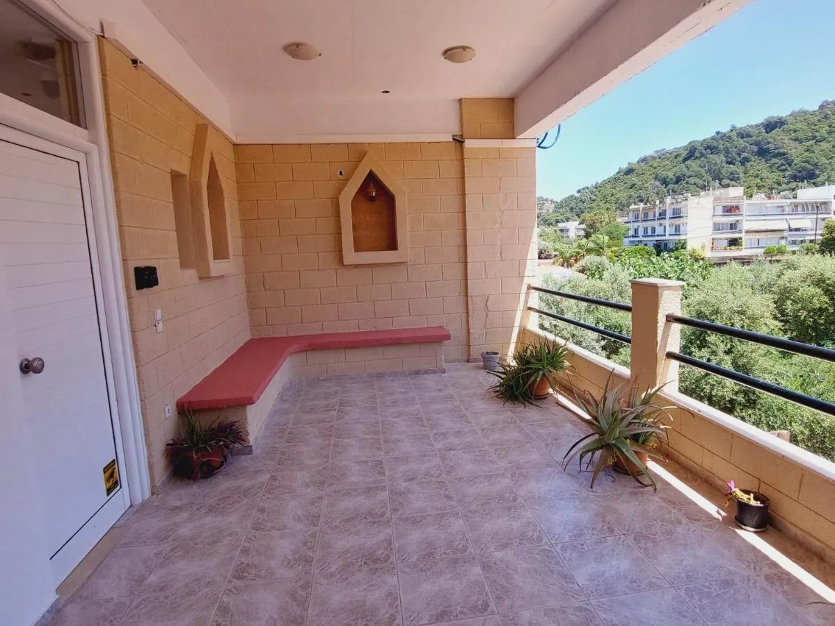 Image 5 of Emerald home