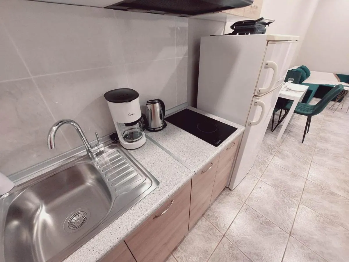 Image 2 of Emerald home