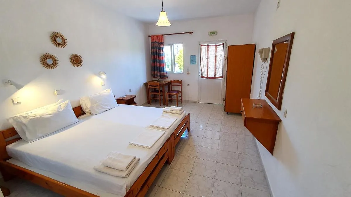 Image 4 of George Studios Pefkos