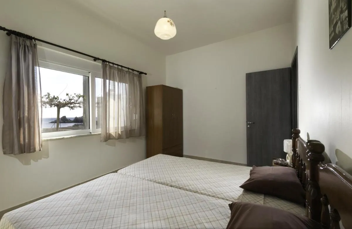 Image 4 of Georgias Apartments