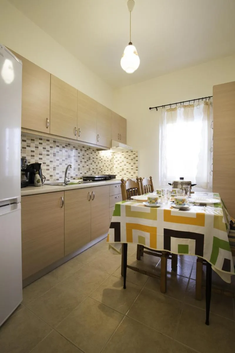 Image 3 of Georgias Apartments