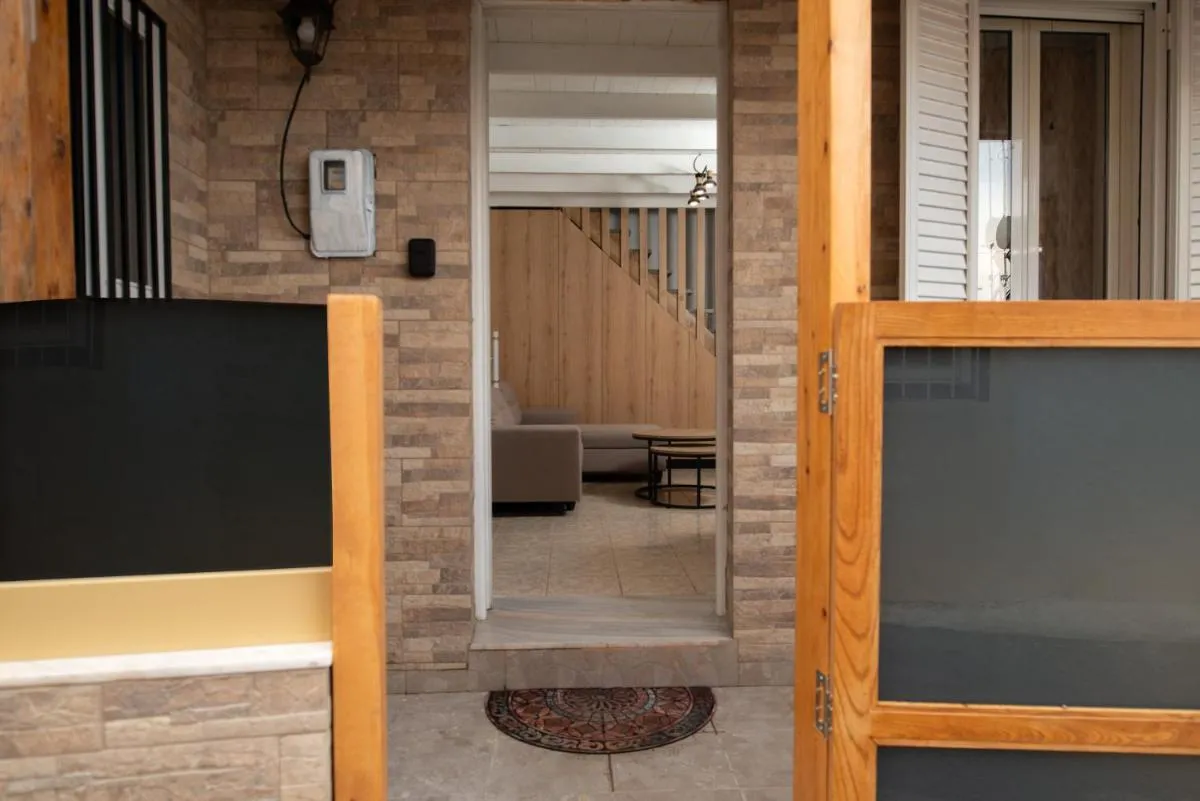 Image 2 of Giannis House
