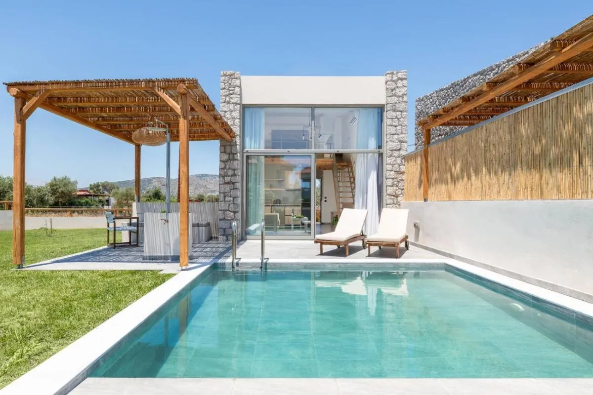 Image 3 of Haraki Luxury Villas