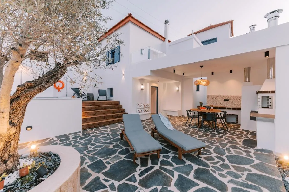 Image 2 of Kalathos Square luxury suites