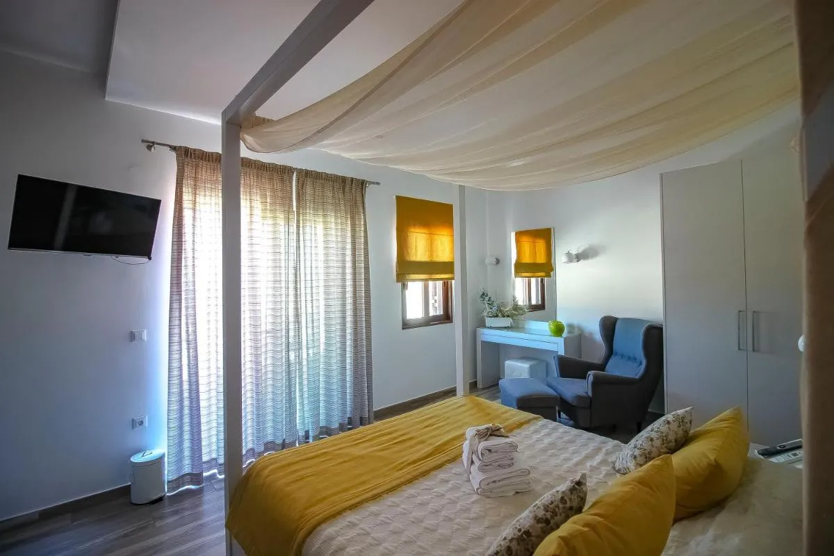 Image 1 of Lindos Beauty