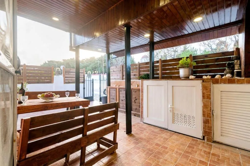 Image 3 of Louis House
