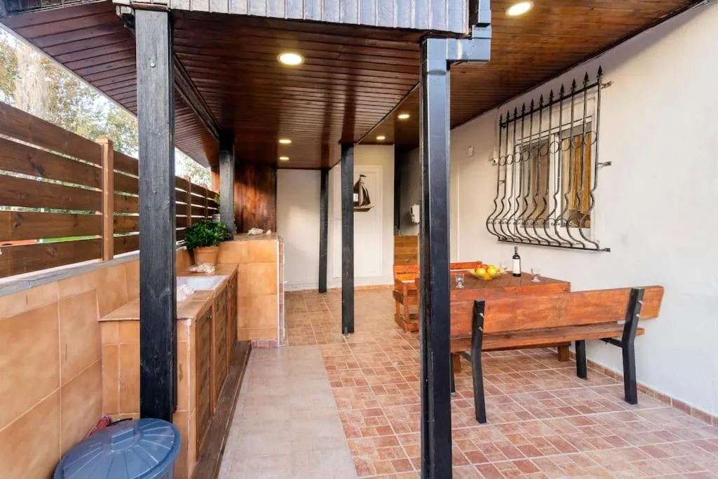 Image 5 of Louis House