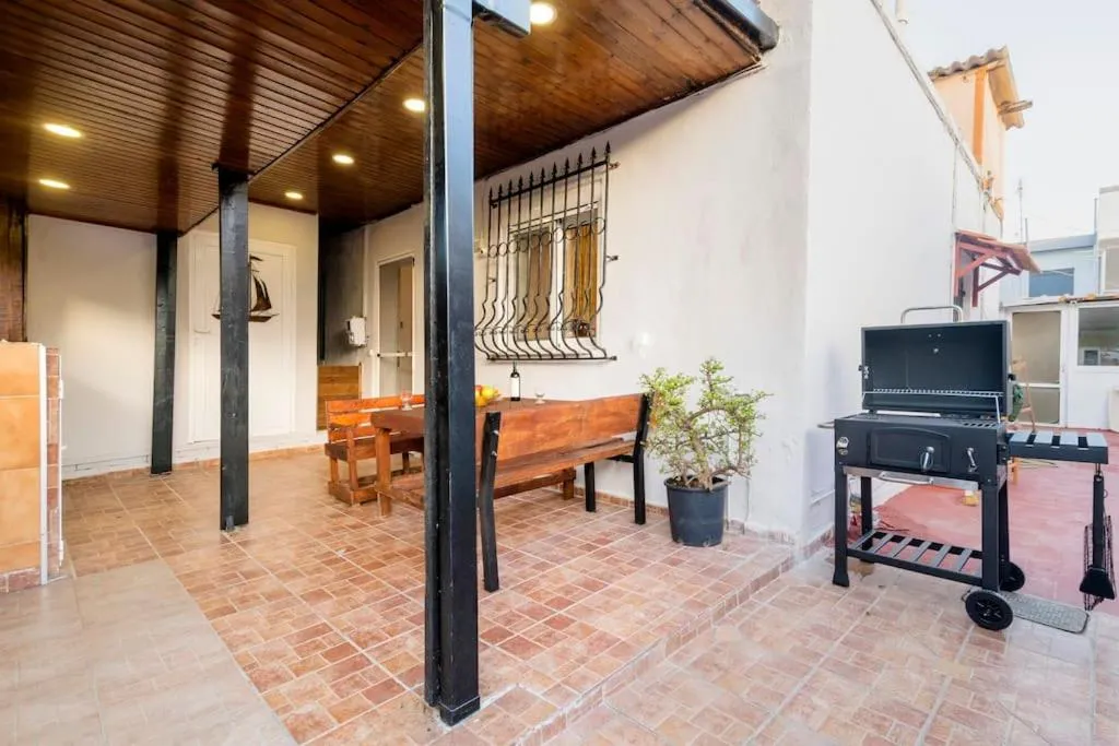Image 4 of Louis House