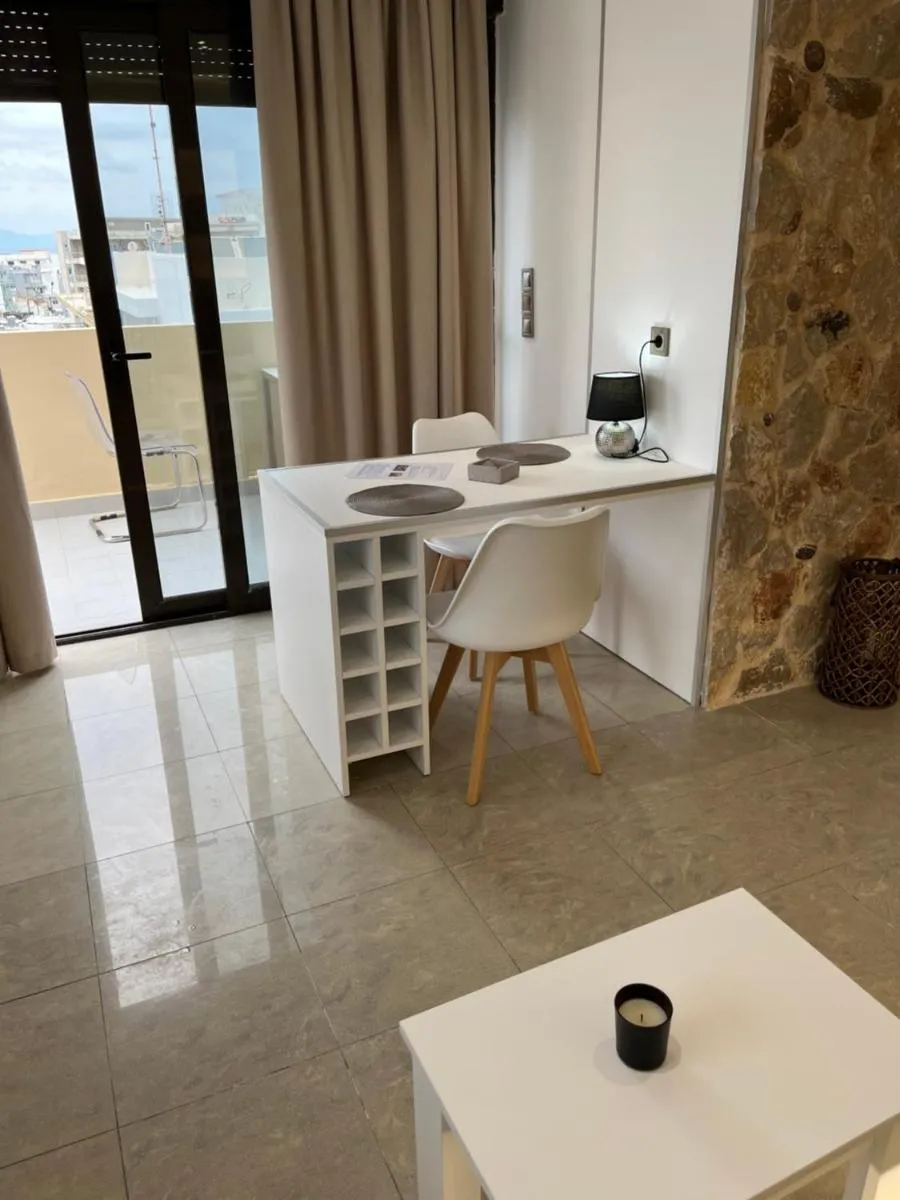Image 3 of Luxury jacuzzi white suite by the sea