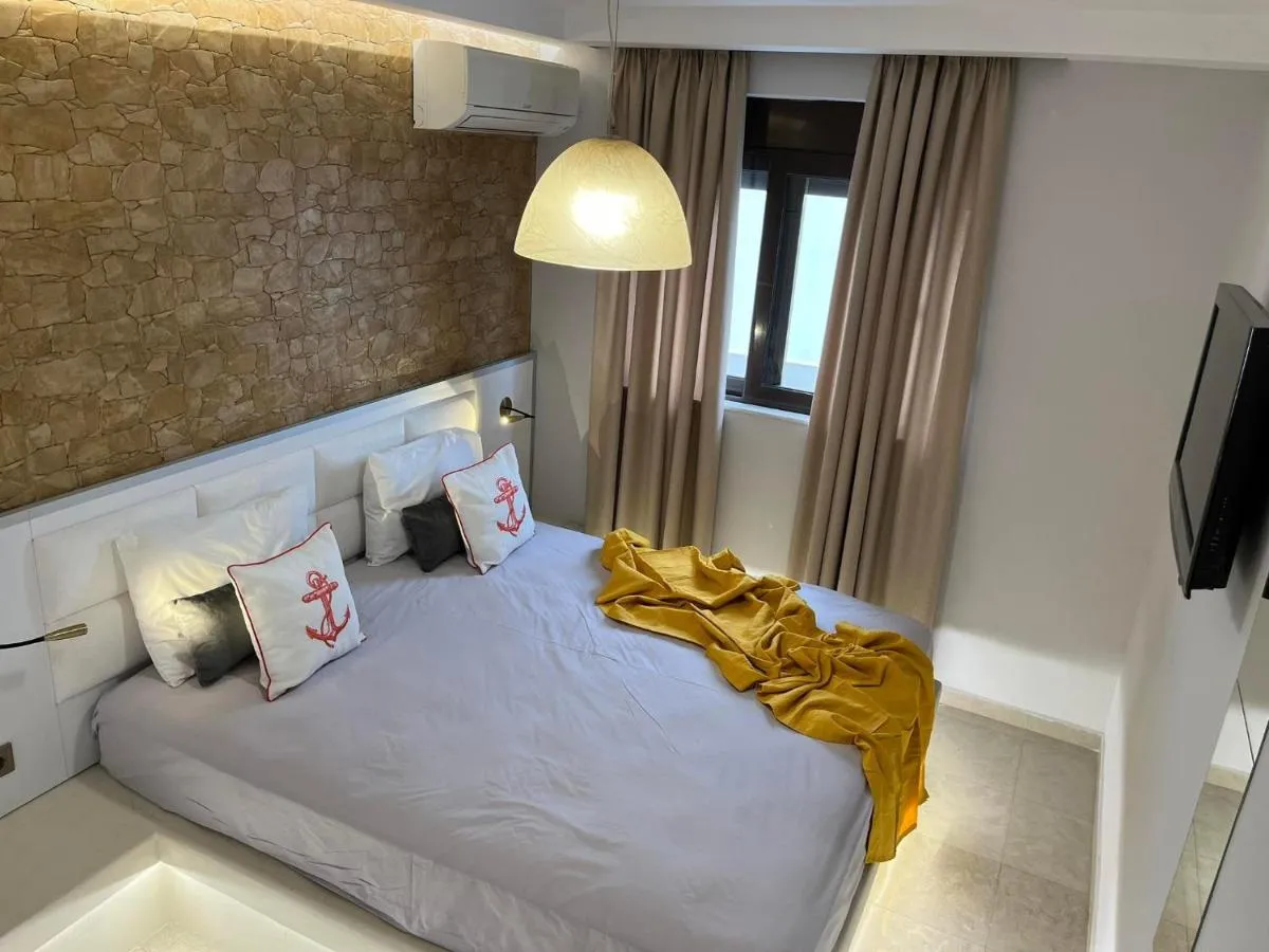 Image 5 of Luxury jacuzzi white suite by the sea