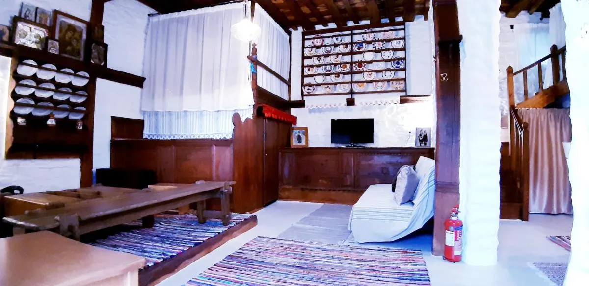 Image 2 of Mannashouse