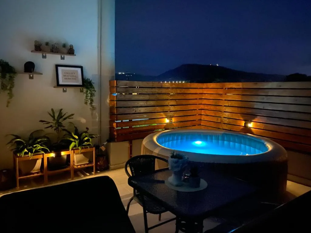 Image of Marvinas seaside apartments, Earth apartment & Ocean jacuzzi apartment