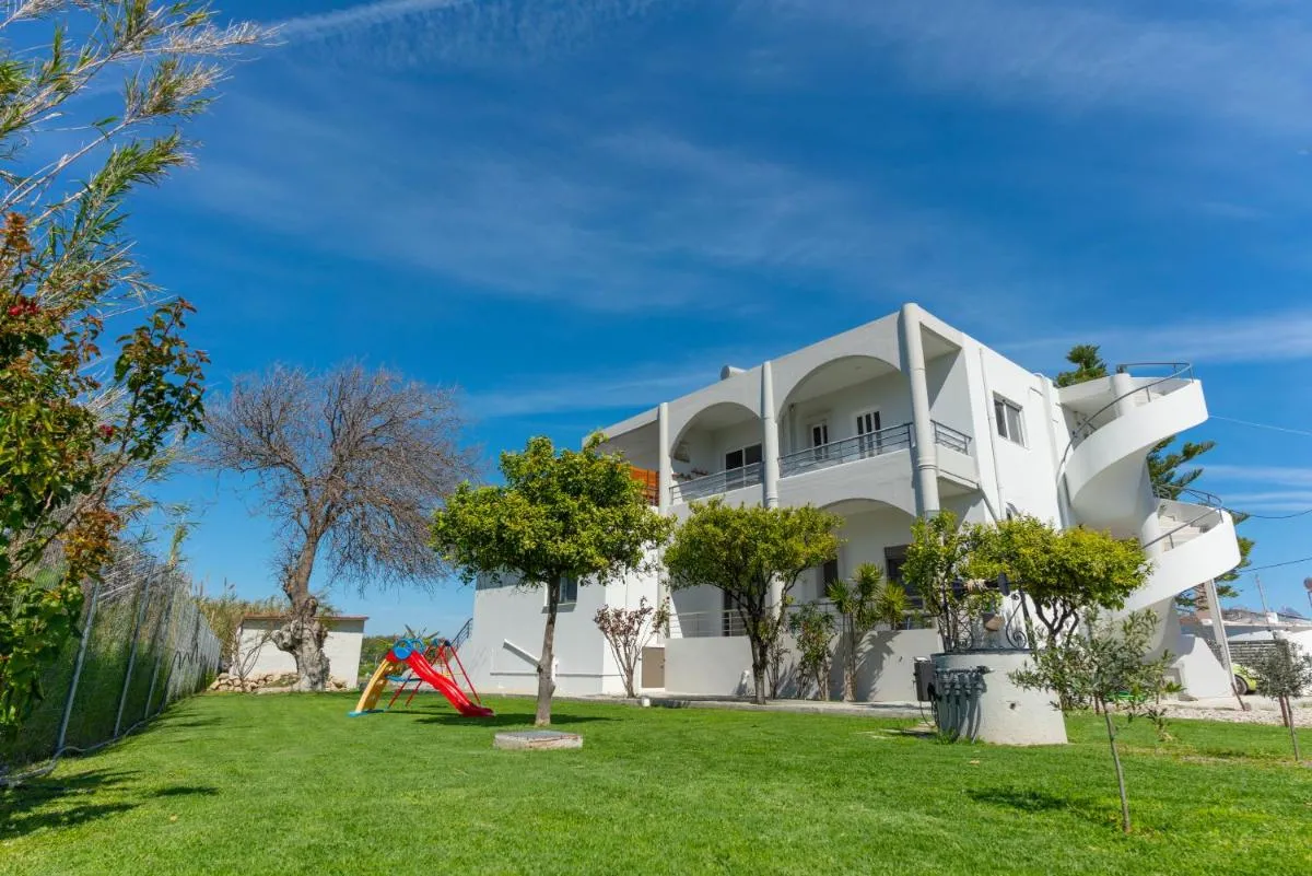 Image 5 of Marvinas seaside apartments, Earth apartment & Ocean jacuzzi apartment