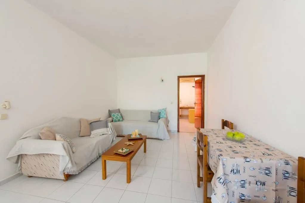Image 3 of Merryland Studios & Apartments