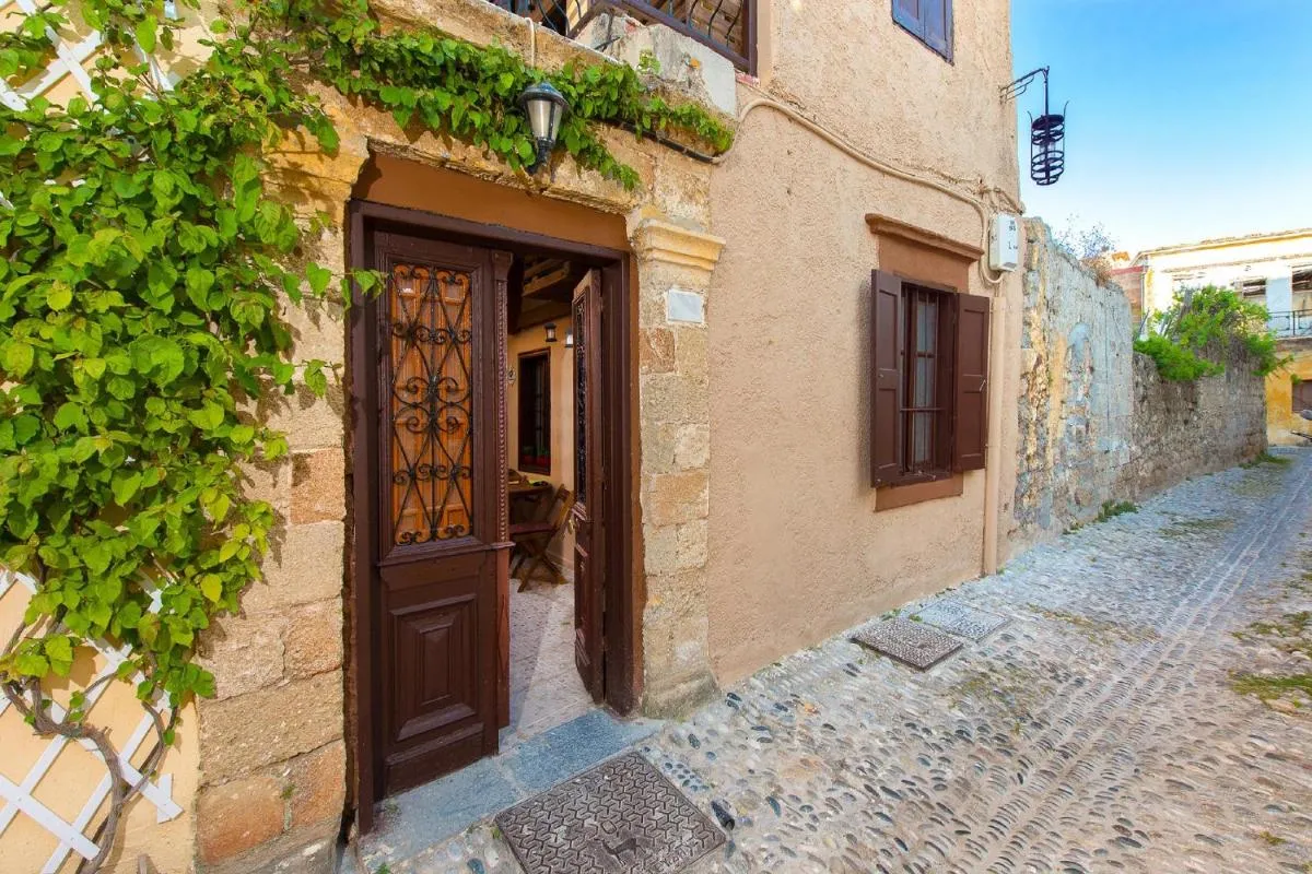 Image 5 of Muses-Old Town