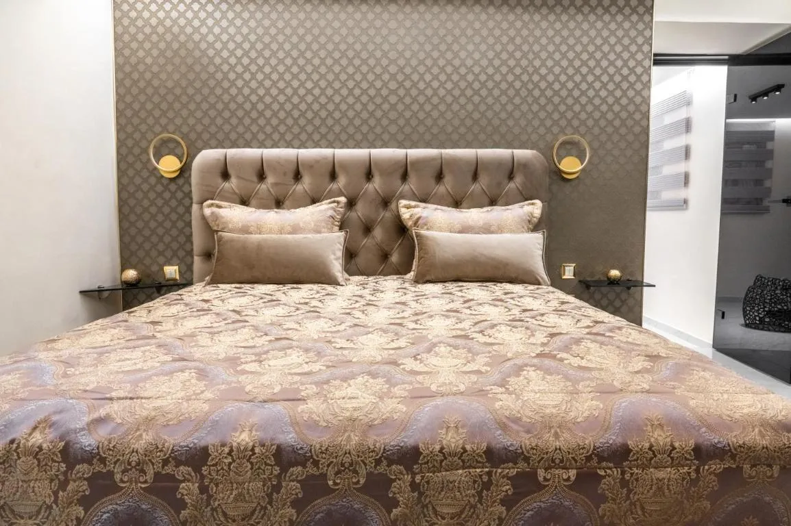 Image of Odysseus Luxury House