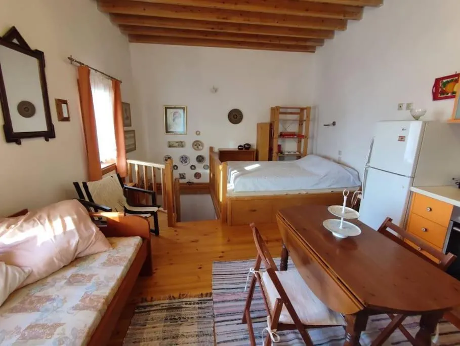 Image 5 of Omorfo House