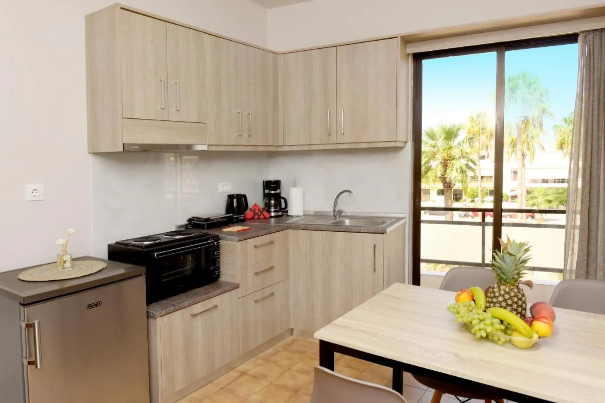 Image 2 of Palm Square Appart