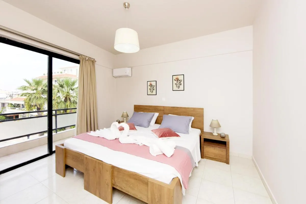 Image 1 of Palm Square Appart