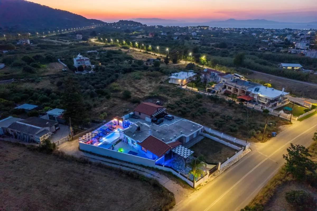Image 2 of Pervolia House