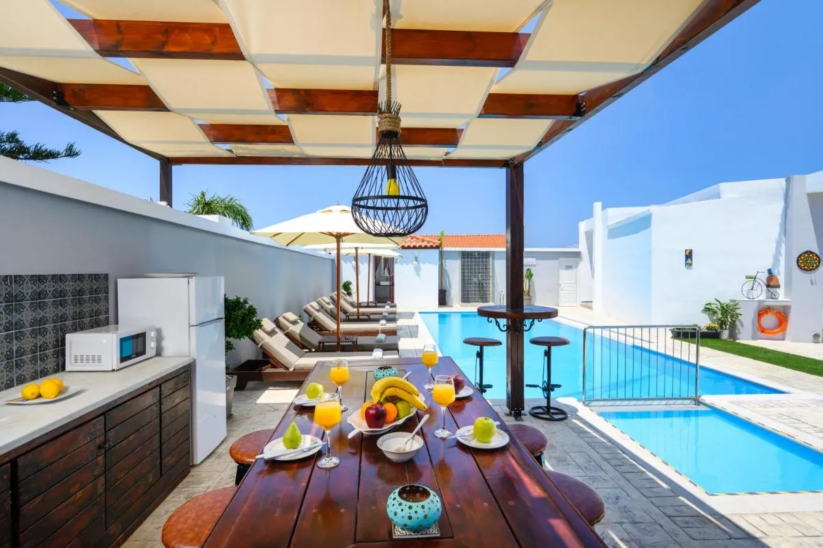 Image 1 of Pervolia House