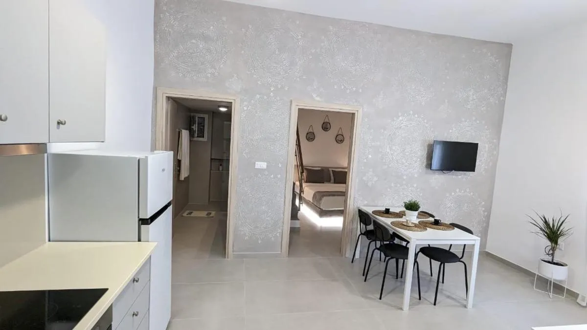 Image 1 of Petro Home