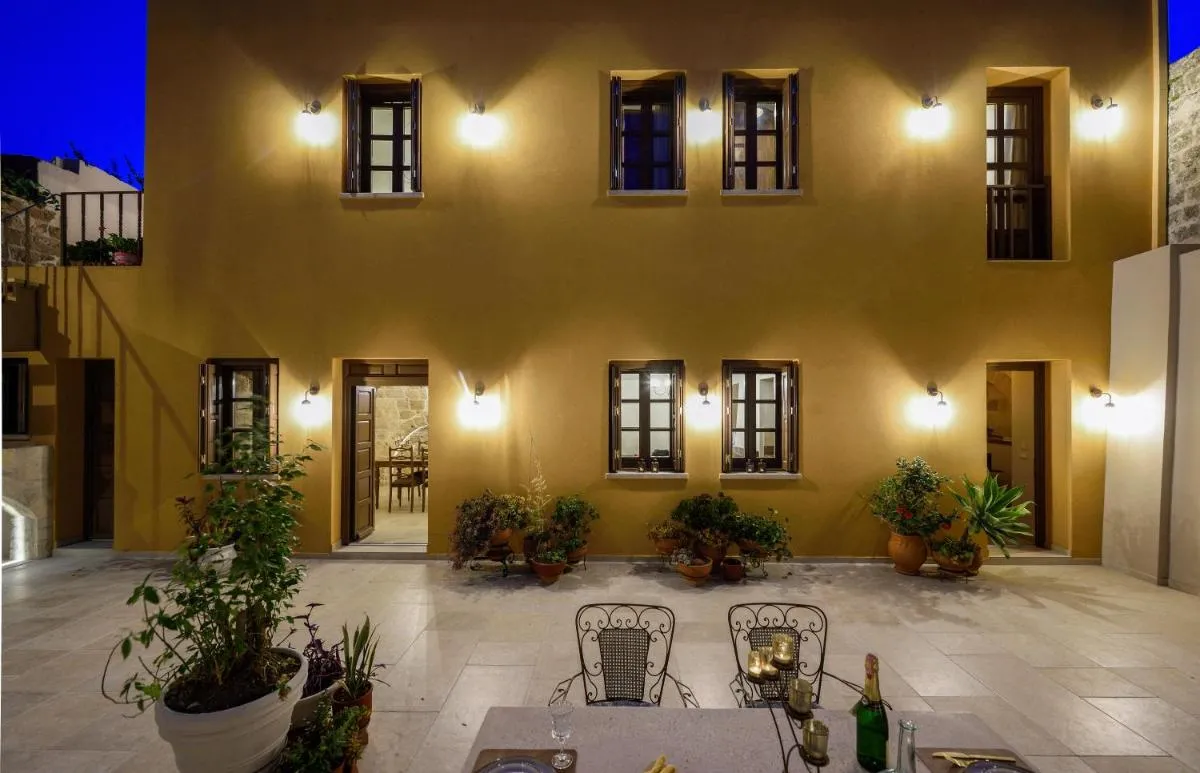Image 2 of Spanish Knights Inn