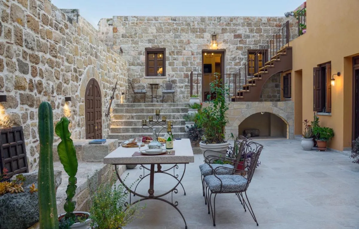 Image 1 of Spanish Knights Inn