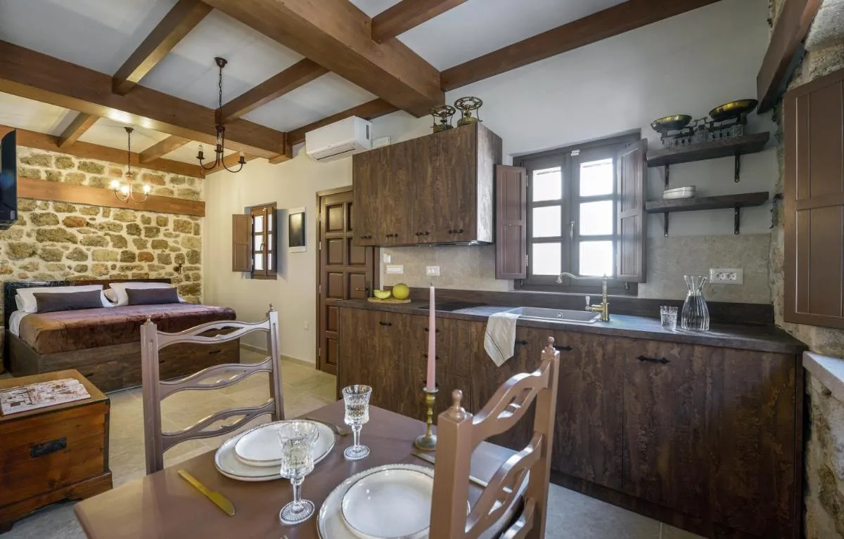 Image 5 of Spanish Knights Inn