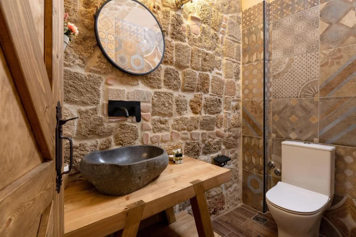 Image 5 of Stone Cave Suite
