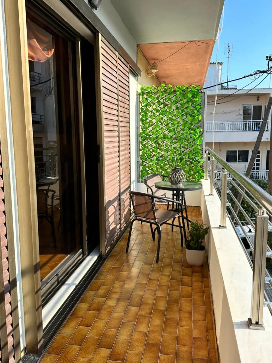 Image 4 of Sunset apartment