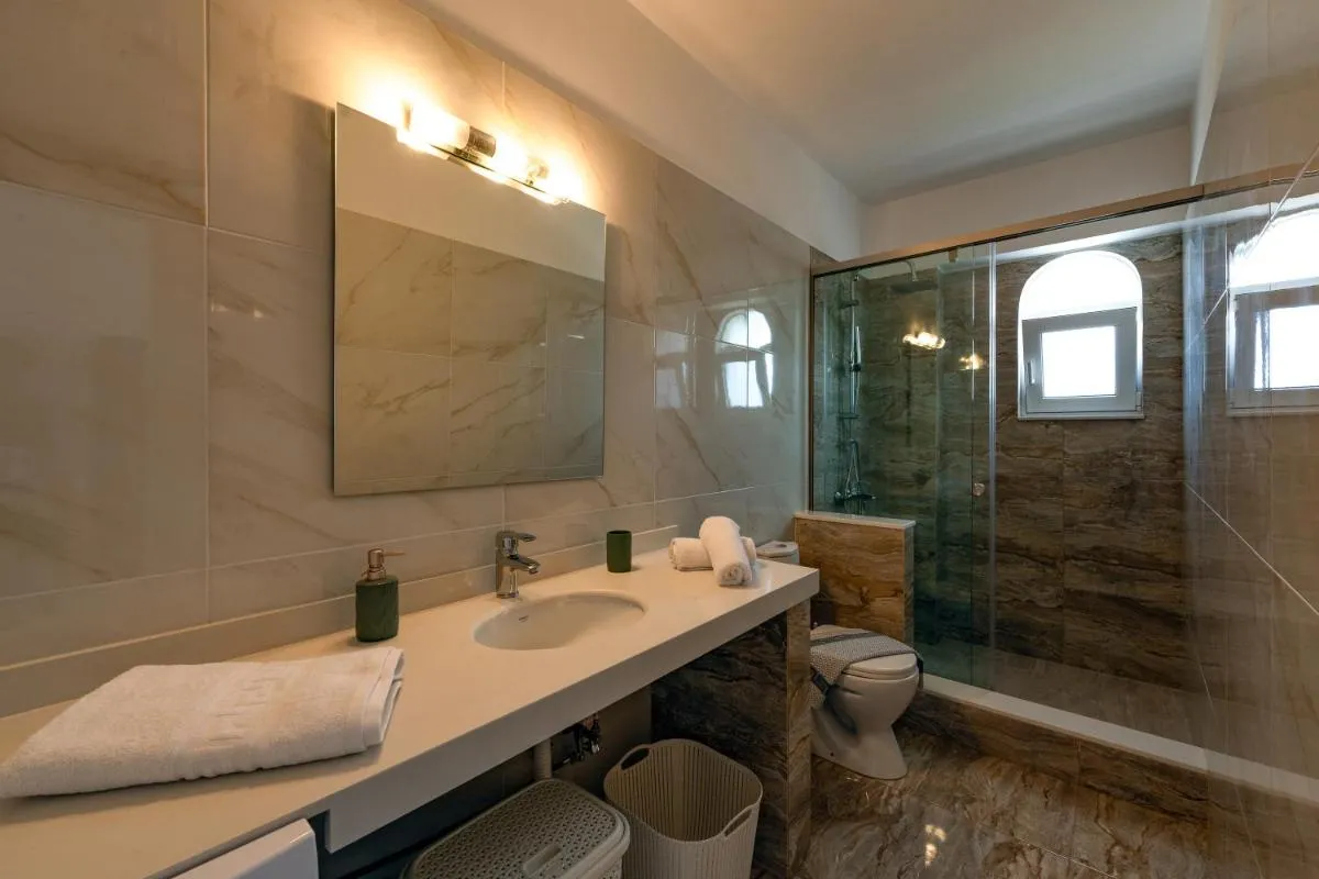 Image 2 of Sweet Home Luxury Apartment 5