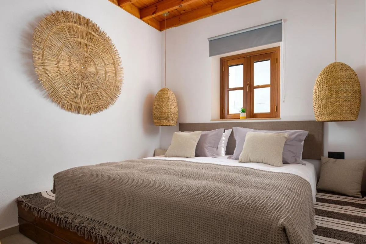 Image 1 of Tapanis luxury house