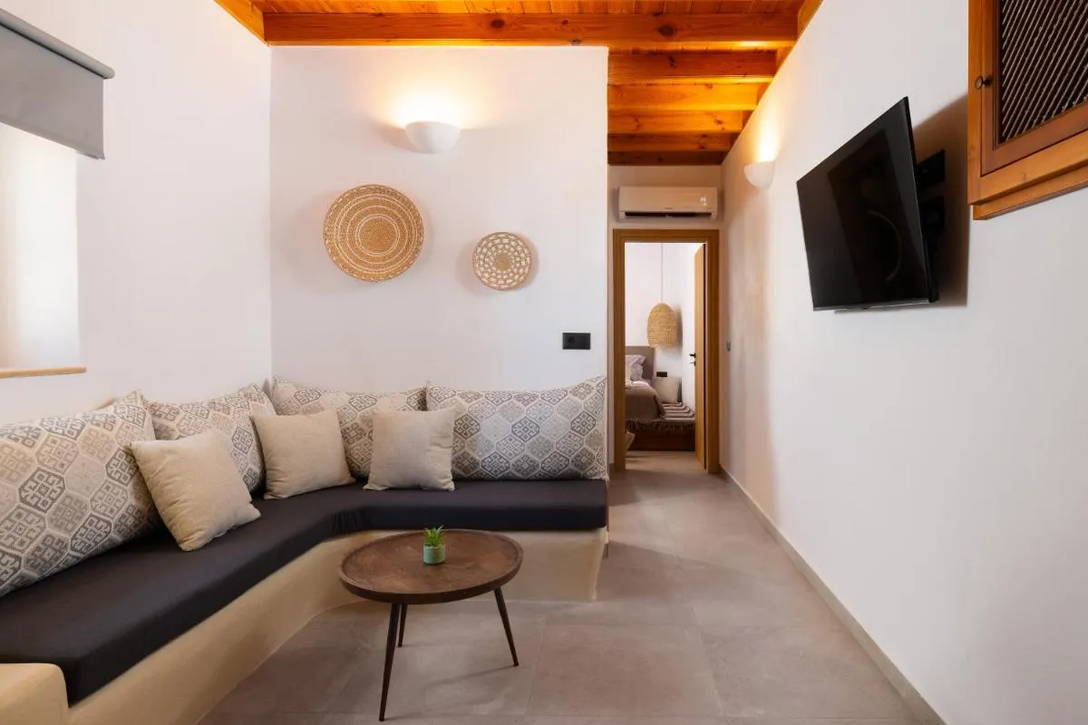 Image 4 of Tapanis luxury house