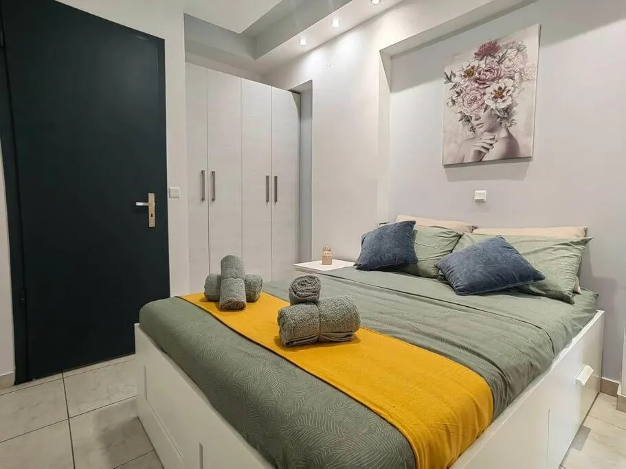 Image 1 of The Cozy Nest in Rhodes town