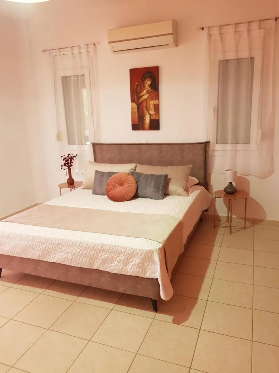 Image 3 of Theti Apartment