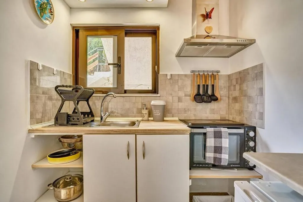 Image 5 of Valley View Studio Apartment Salakos